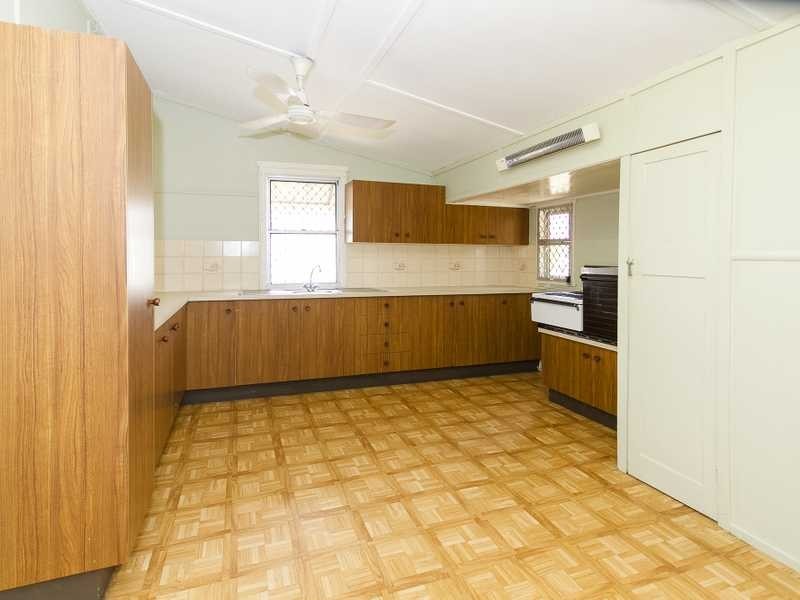 15 Cothill Road, Booval QLD 4304