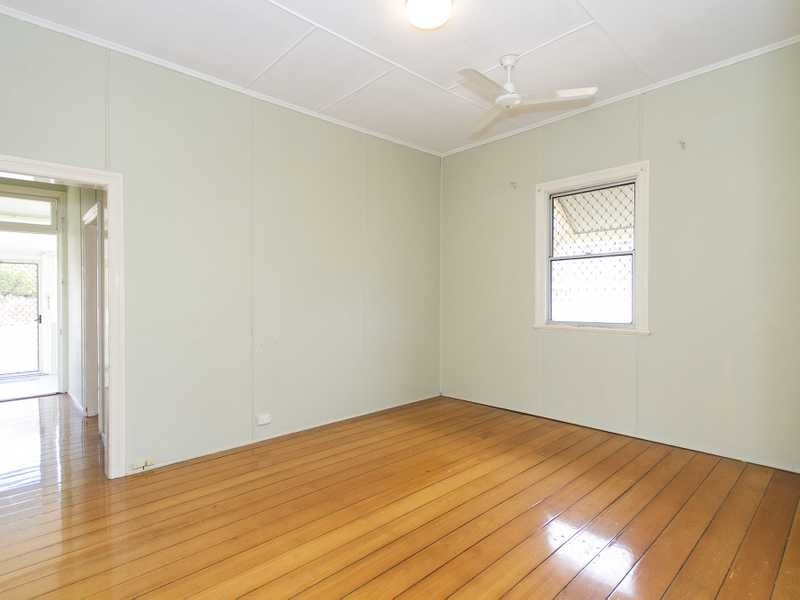 15 Cothill Road, Booval QLD 4304