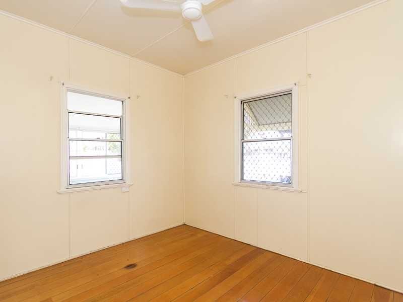 15 Cothill Road, Booval QLD 4304