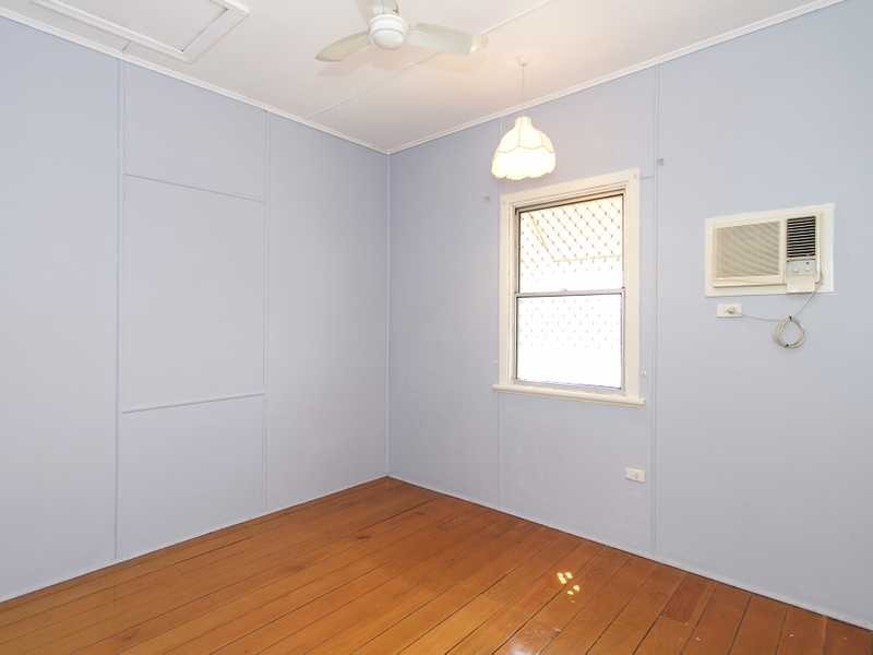 15 Cothill Road, Booval QLD 4304