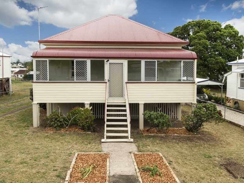 15 Cothill Road, Booval QLD 4304