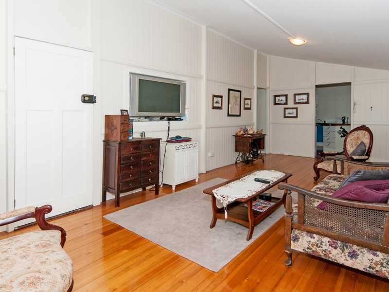 17 Pemberton Street, Booval QLD 4304