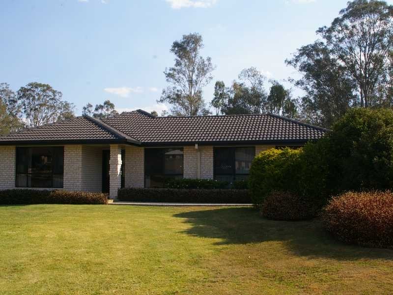16 Pinto Place, Pine Mountain QLD 4306