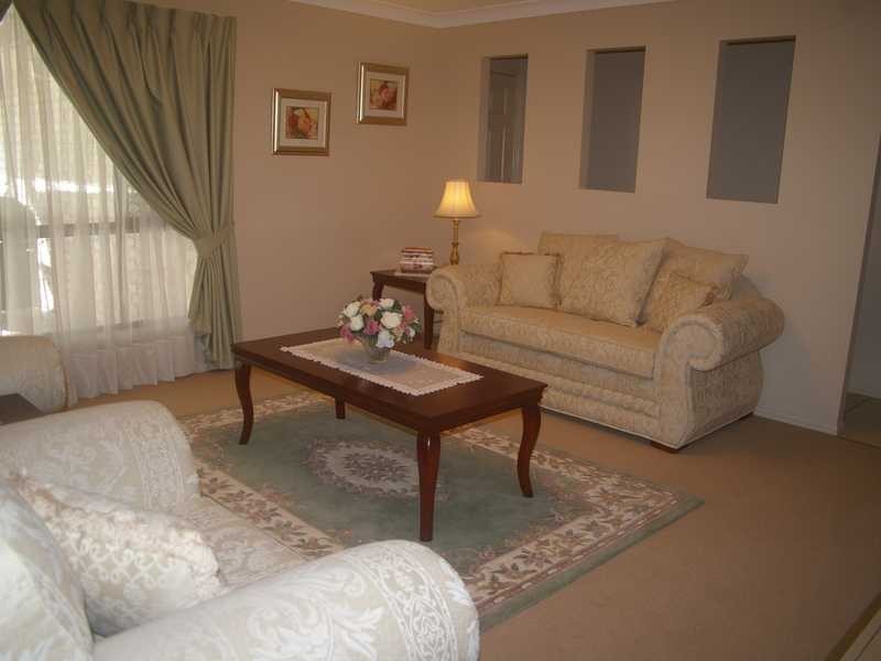 16 Pinto Place, Pine Mountain QLD 4306