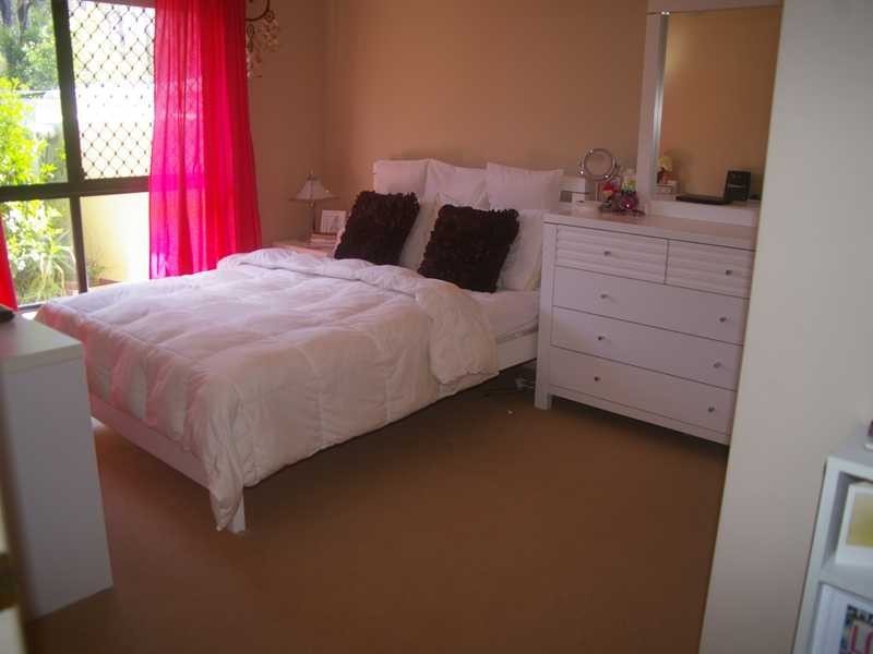 16 Pinto Place, Pine Mountain QLD 4306