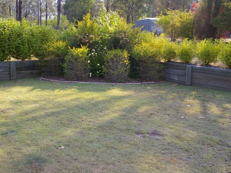 16 Pinto Place, Pine Mountain QLD 4306