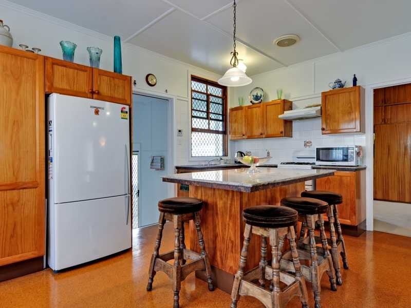 18 Tuggerah Street, North Booval QLD 4304