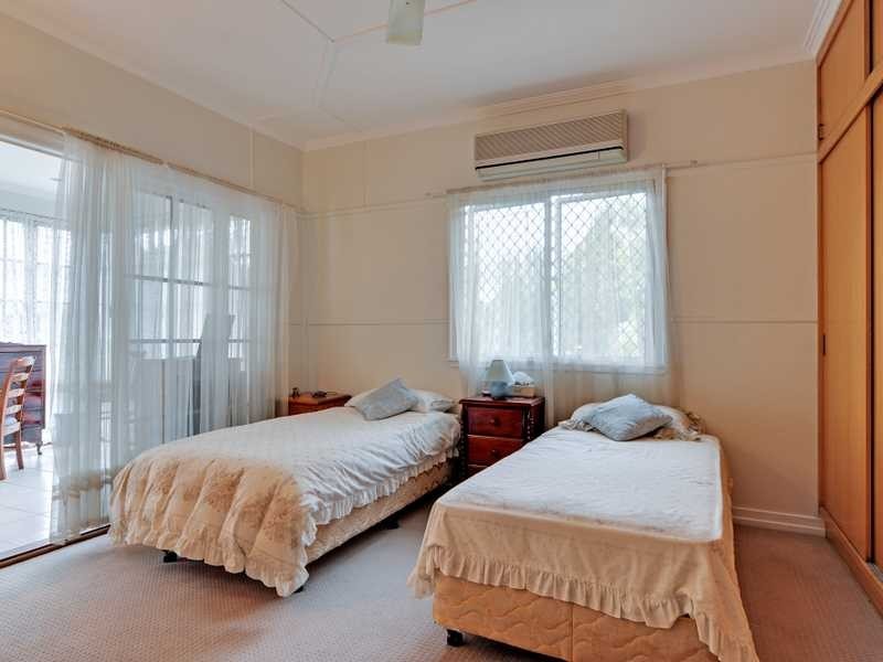 18 Tuggerah Street, North Booval QLD 4304