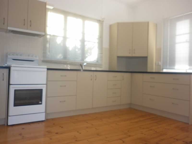 10 Fitzgerald Street, North Ipswich QLD 4305