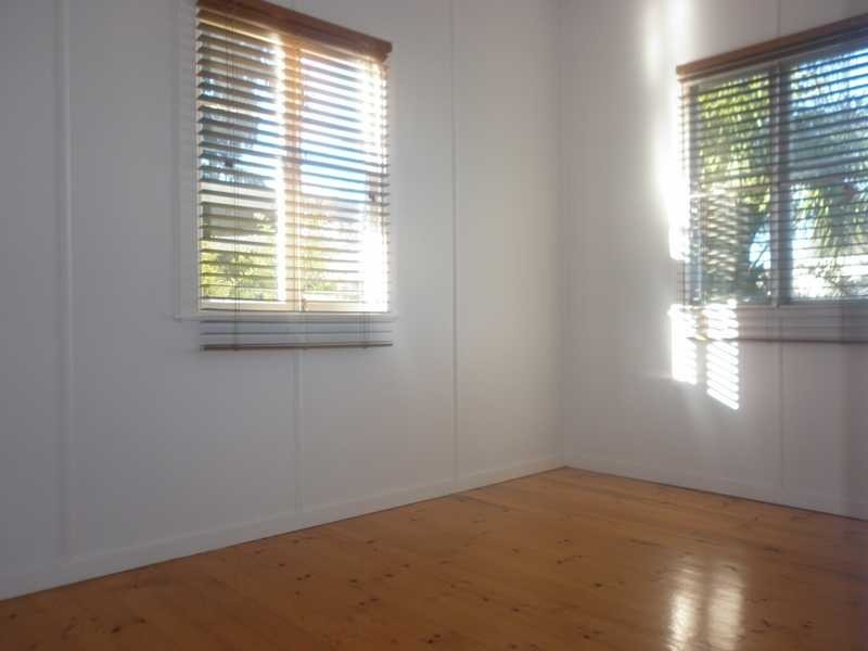 10 Fitzgerald Street, North Ipswich QLD 4305