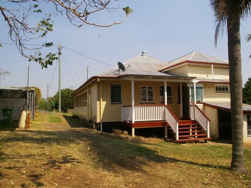 10 Church Street, Lowood QLD 4311
