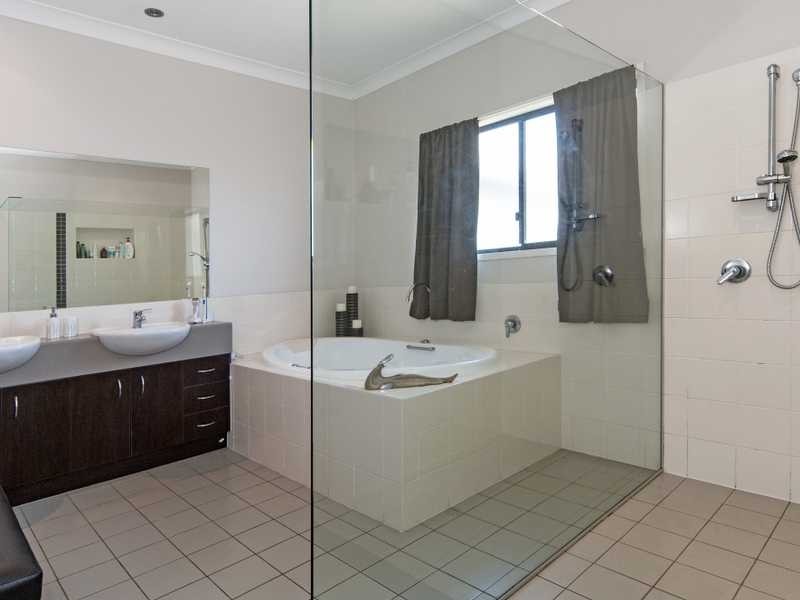 10 Mountain Ash Place, Brookwater QLD 4300