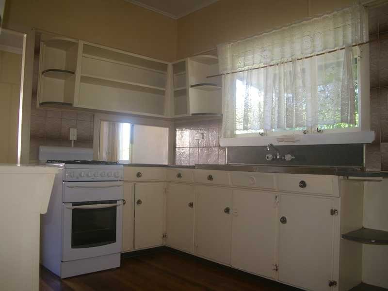 177 South Station Rd, Silkstone QLD 4304