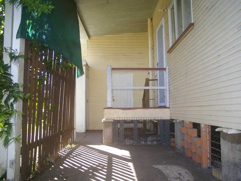 177 South Station Rd, Silkstone QLD 4304