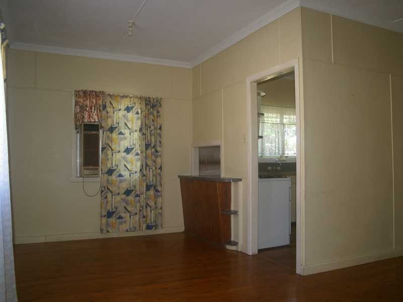 177 South Station Rd, Silkstone QLD 4304