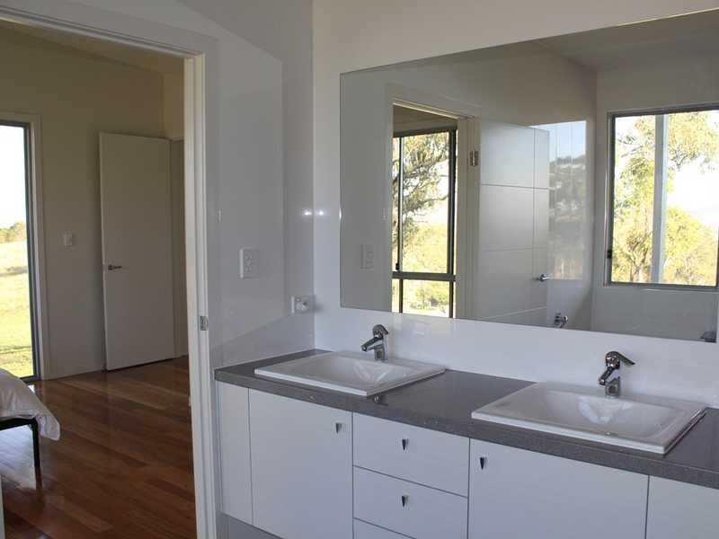 33 Meadow View Rd, Fernvale QLD 4306