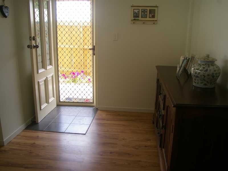 6 Eileen St, Booval QLD 4304