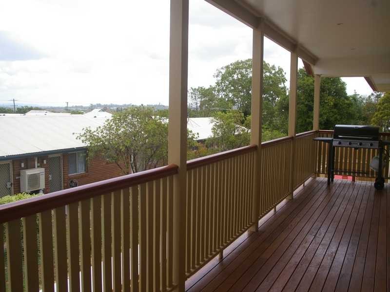 6 Eileen St, Booval QLD 4304