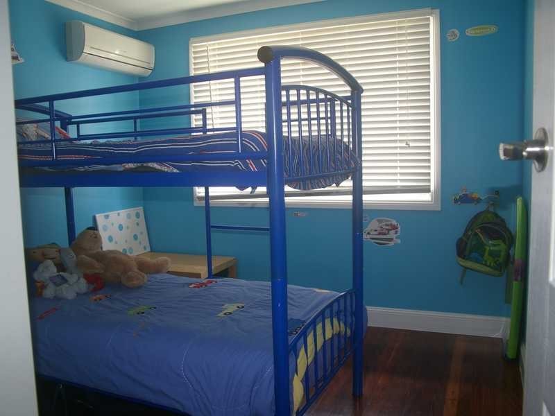 6 Eileen St, Booval QLD 4304