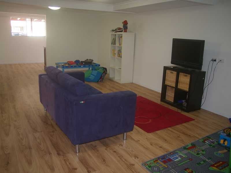 6 Eileen St, Booval QLD 4304