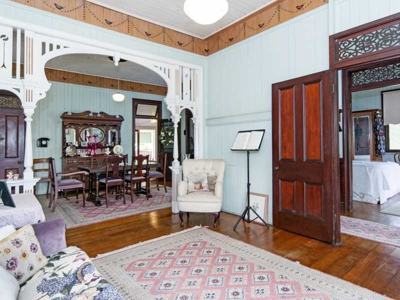 6 Woodend Rd, Sadliers Crossing QLD 4305