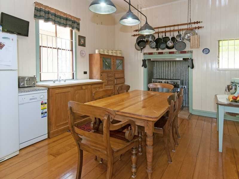 6 Woodend Rd, Sadliers Crossing QLD 4305