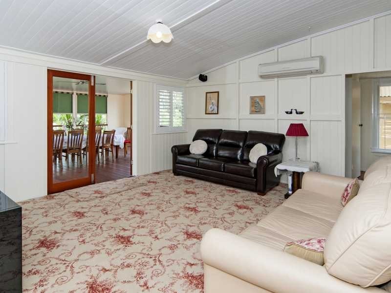 6 Woodend Rd, Sadliers Crossing QLD 4305