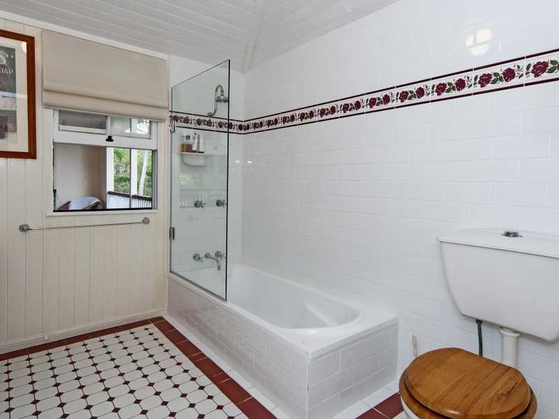 6 Woodend Rd, Sadliers Crossing QLD 4305