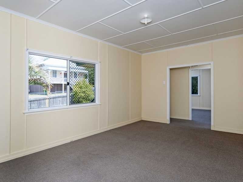 1 Cuffes Lane, North Ipswich QLD 4305