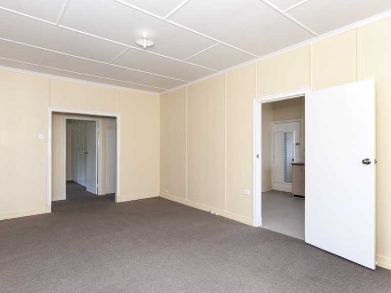 1 Cuffes Lane, North Ipswich QLD 4305