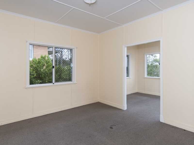 1 Cuffes Lane, North Ipswich QLD 4305