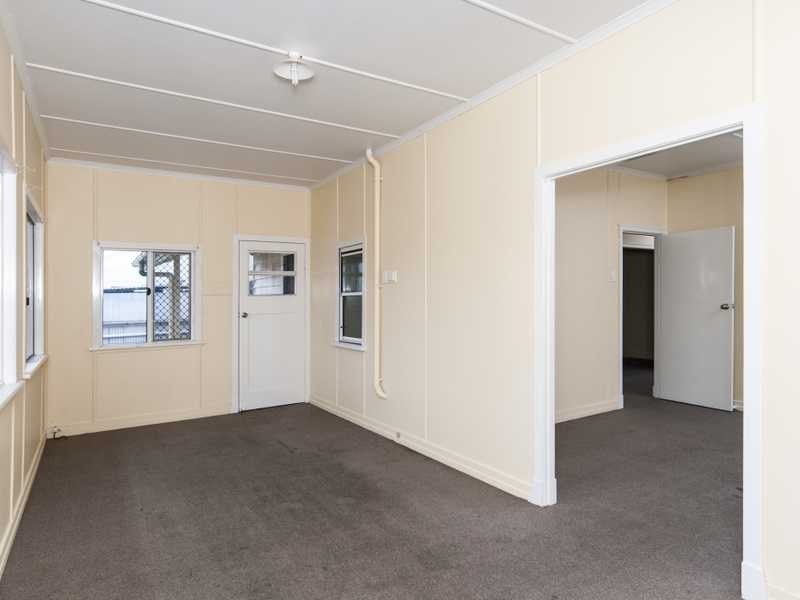 1 Cuffes Lane, North Ipswich QLD 4305