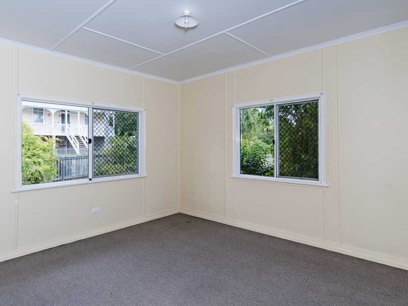 1 Cuffes Lane, North Ipswich QLD 4305