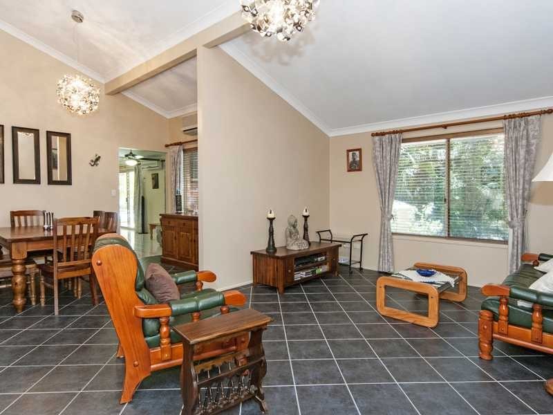 84 Bayley Road, Pine Mountain QLD 4306