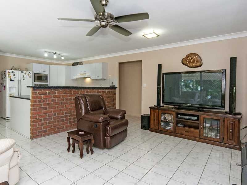 84 Bayley Road, Pine Mountain QLD 4306