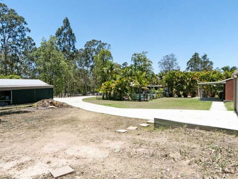 84 Bayley Road, Pine Mountain QLD 4306