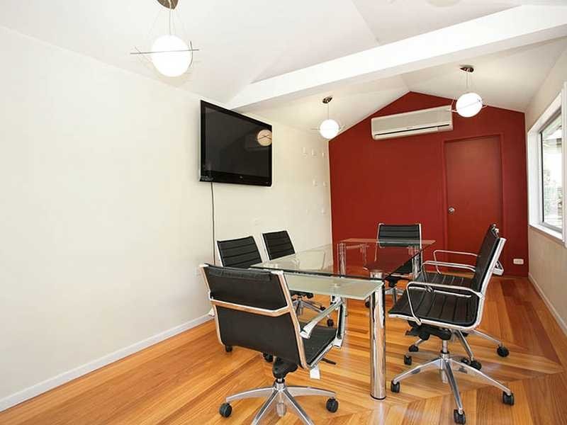17 Macquarie Street, Booval QLD 4304