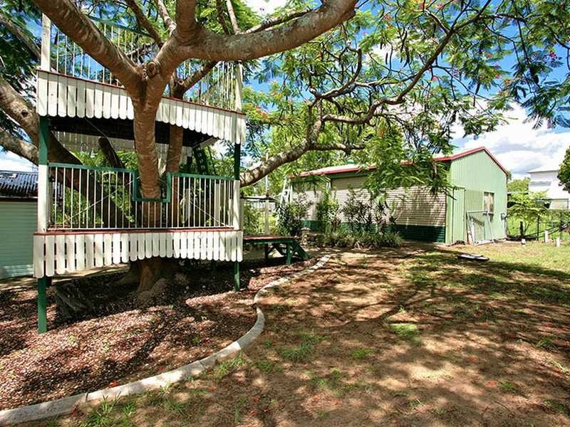 17 Macquarie Street, Booval QLD 4304
