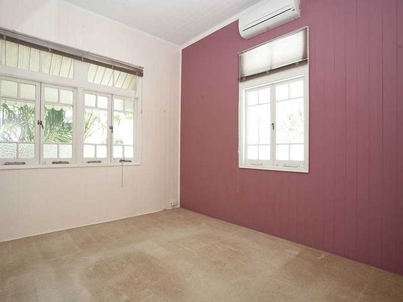 17 Macquarie Street, Booval QLD 4304