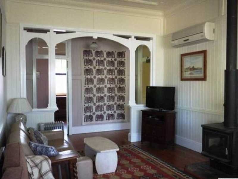 2 Cribb Street, Sadliers Crossing QLD 4305