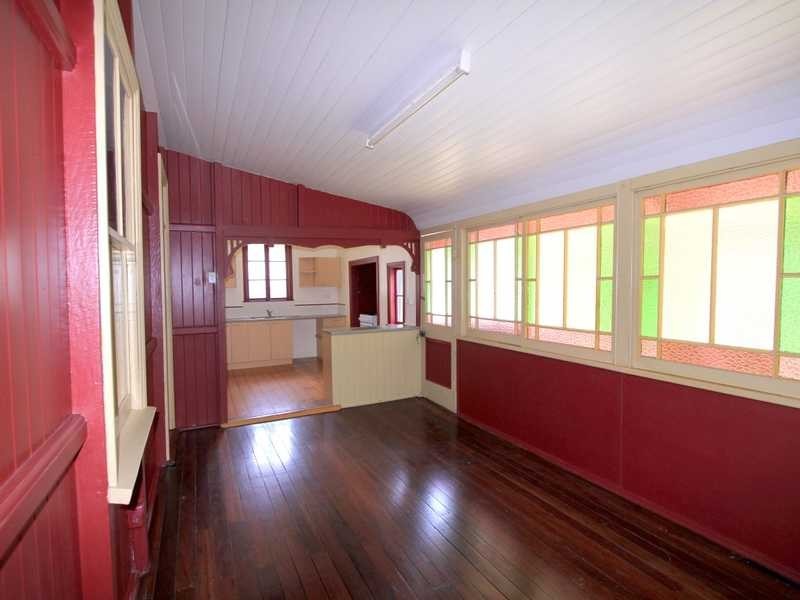3 Glebe Road, Newtown QLD 4305