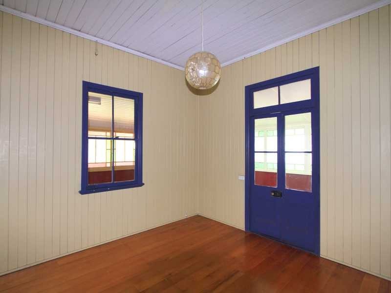 3 Glebe Road, Newtown QLD 4305