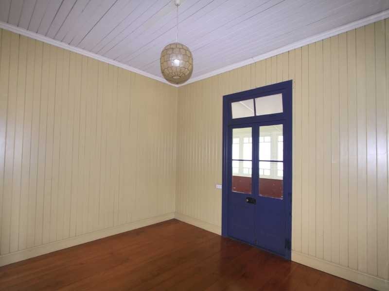 3 Glebe Road, Newtown QLD 4305