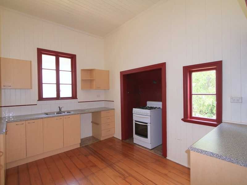 3 Glebe Road, Newtown QLD 4305
