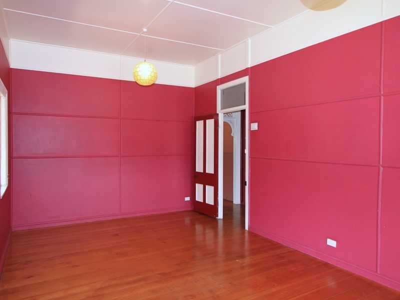3 Glebe Road, Newtown QLD 4305