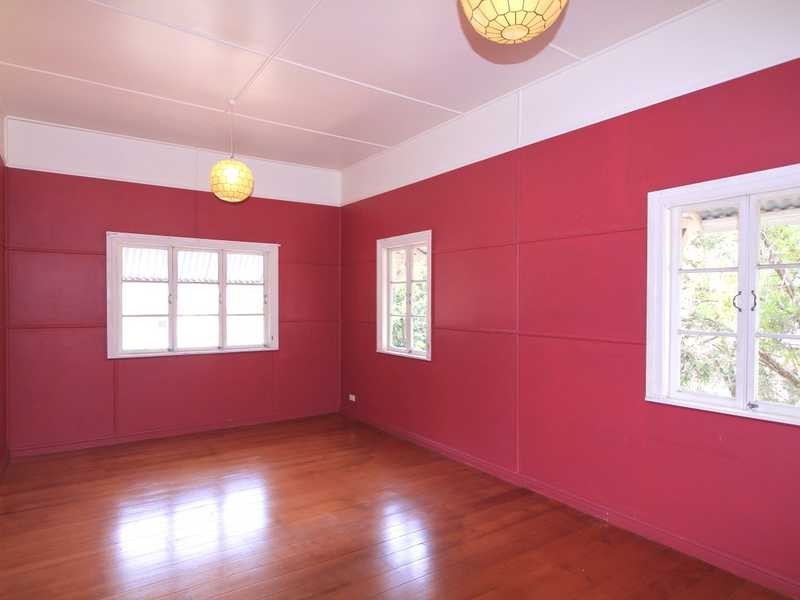 3 Glebe Road, Newtown QLD 4305