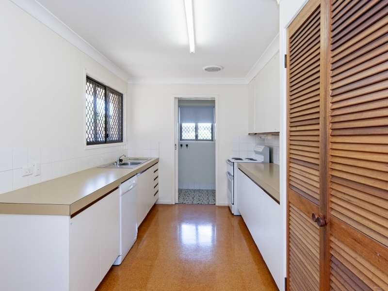 5 Eileen Street, Booval QLD 4304