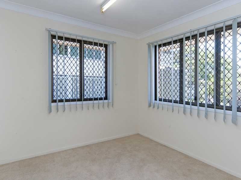 5 Eileen Street, Booval QLD 4304