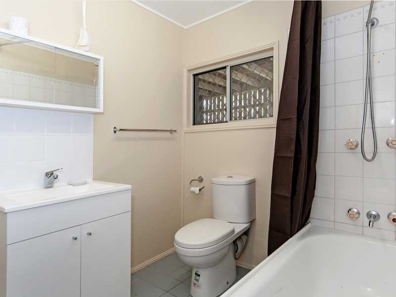 30 Trudy Street, Raceview QLD 4305