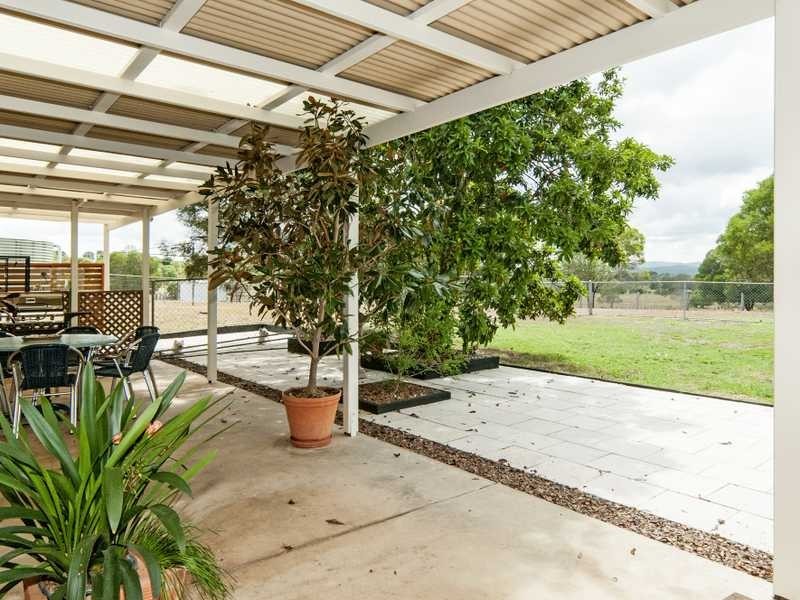 301 Fernvale Road, Fairney View QLD 4306